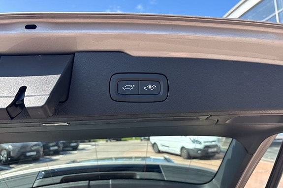 Volvo V60 13 of 16