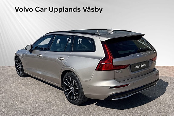 Volvo V60 4 of 16