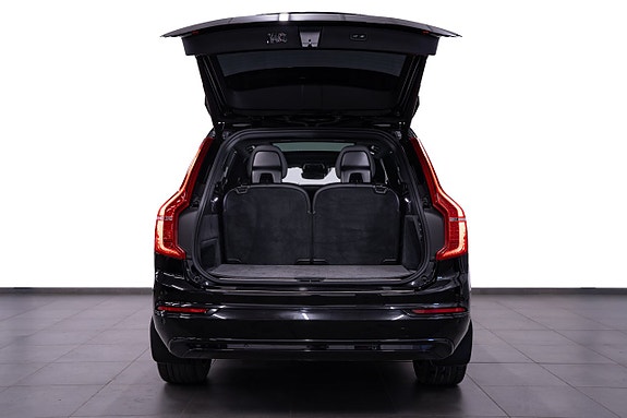 Volvo XC90 7 of 28