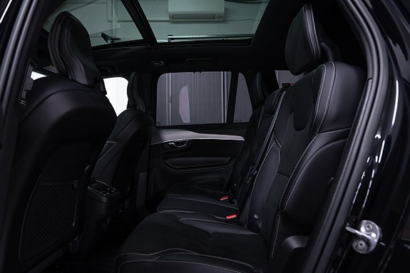 Volvo XC90 16 of 28