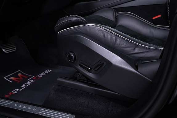 Volvo XC90 13 of 28