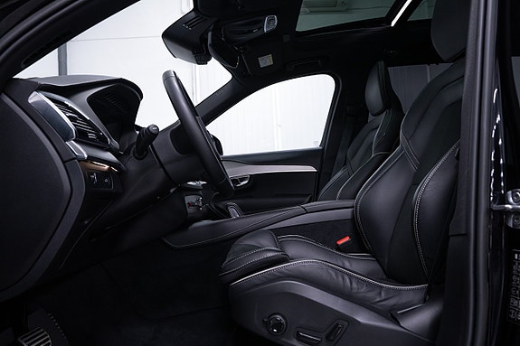 Volvo XC90 12 of 28