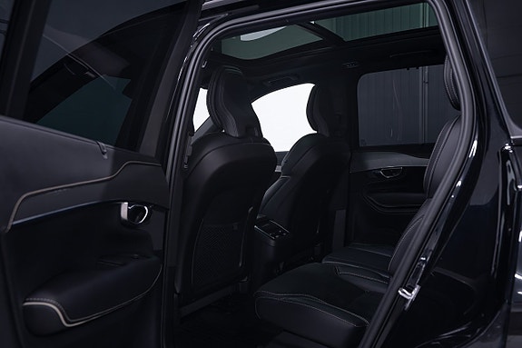Volvo XC90 15 of 28