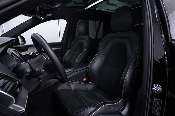 Volvo XC90 14 of 28
