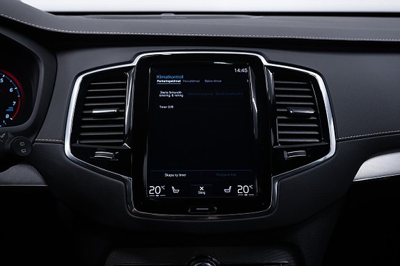 Volvo XC90 28 of 28