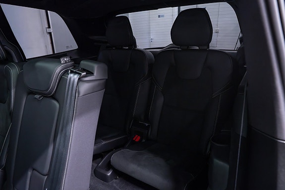 Volvo XC90 17 of 28