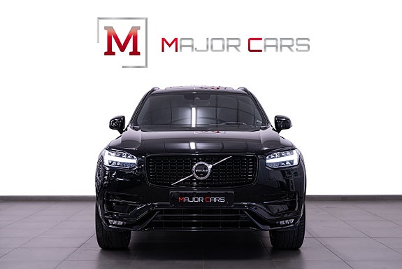 Volvo XC90 2 of 28