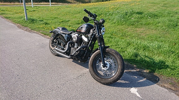 Harley-Davidson Forty-Eight 2 of 3