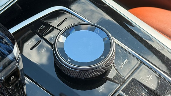 BMW X7 25 of 30