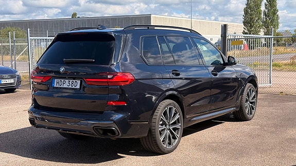 BMW X7 4 of 30