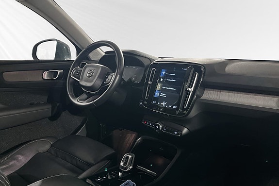 Volvo XC40 10 of 19