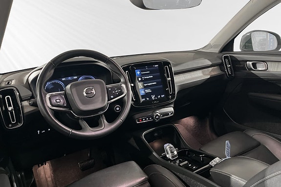 Volvo XC40 9 of 19