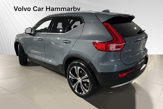 Volvo XC40 4 of 19