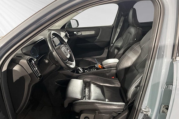 Volvo XC40 7 of 19