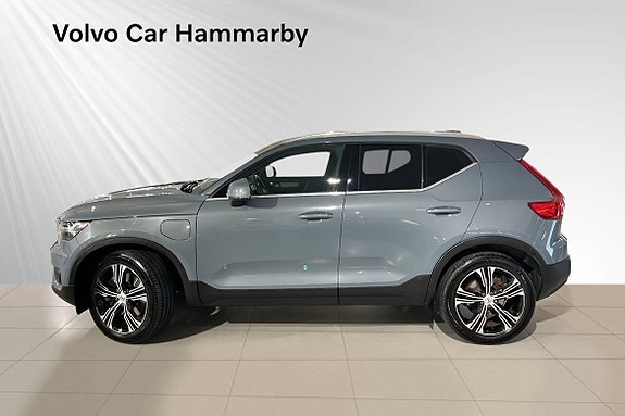 Volvo XC40 3 of 19