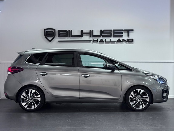 Kia Carens 6 of 25