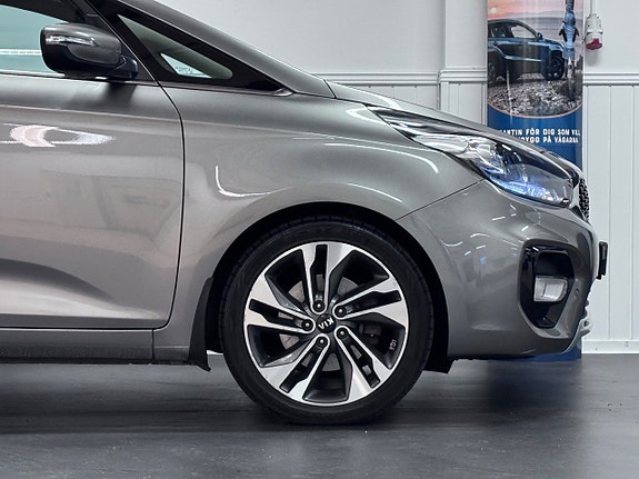Kia Carens 7 of 25