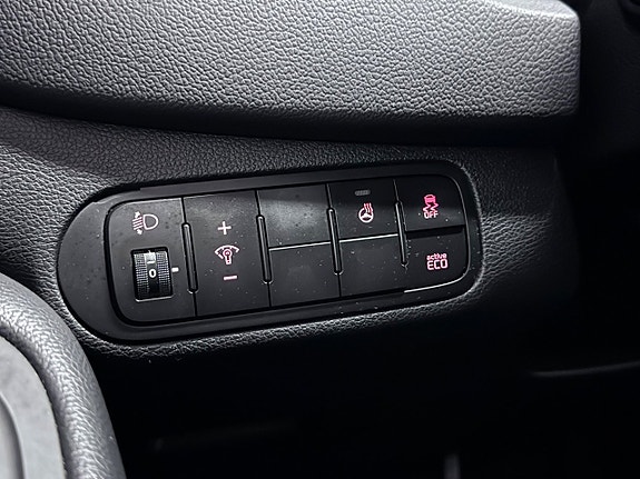 Kia Carens 25 of 25