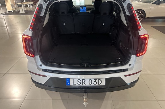 Volvo EX90 14 of 22