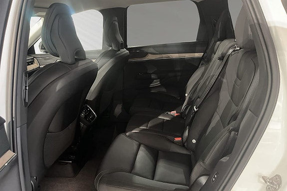 Volvo EX90 8 of 22