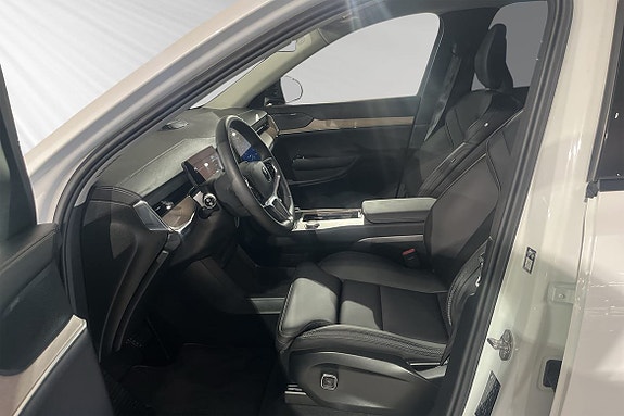 Volvo EX90 7 of 22