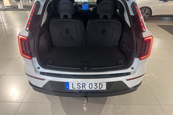 Volvo EX90 13 of 22
