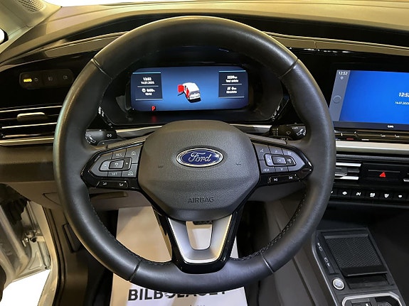Ford Transit Connect 11 of 20