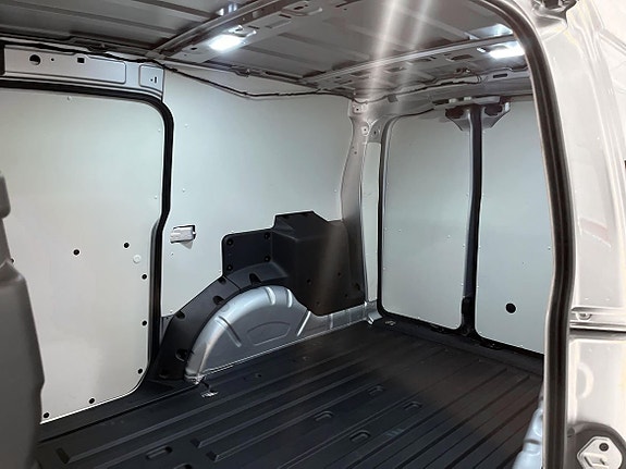 Ford Transit Connect 7 of 20