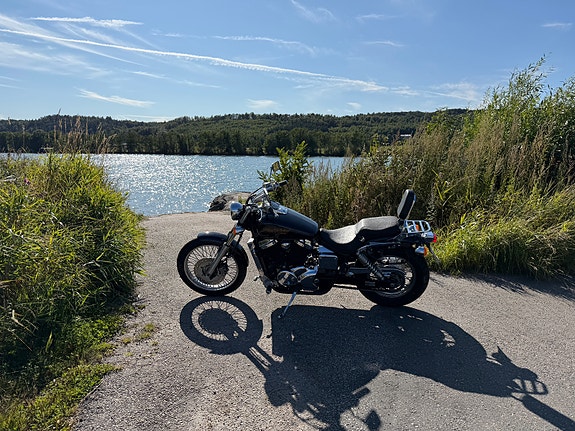 Honda VT 750 Black Widow 2 of 7
