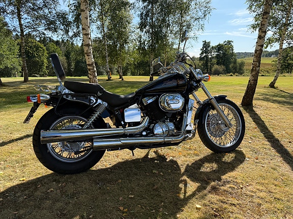 Honda VT 750 Black Widow 5 of 7