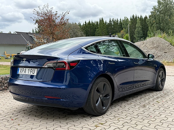 Tesla Model 3 3 of 11