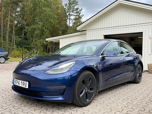 Tesla Model 3 5 of 11