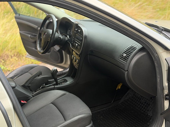 Saab 9-3 5 of 8