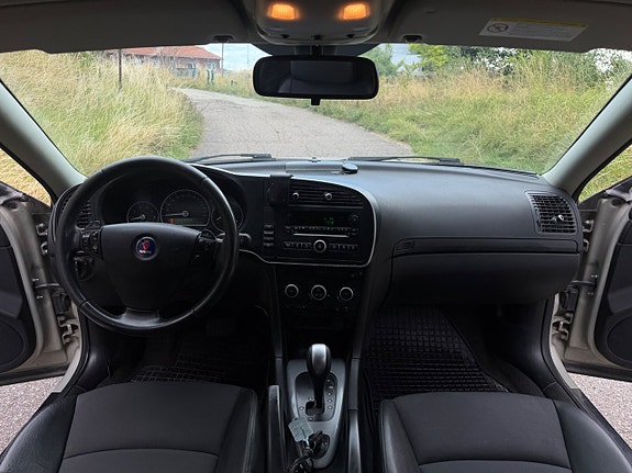 Saab 9-3 6 of 8