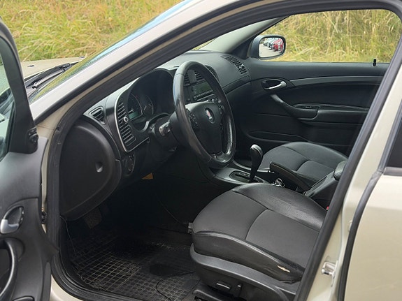 Saab 9-3 8 of 8