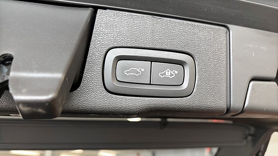 Volvo XC60 16 of 22