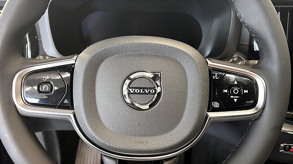 Volvo XC60 17 of 22