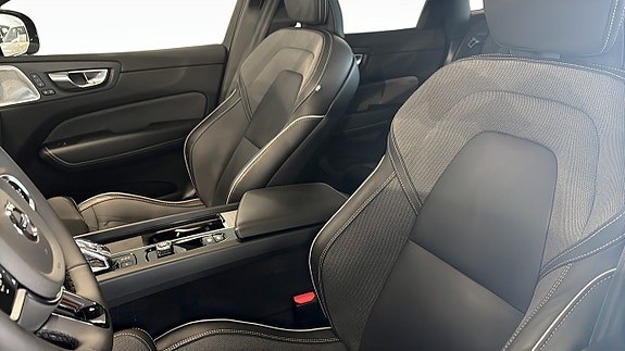 Volvo XC60 8 of 22