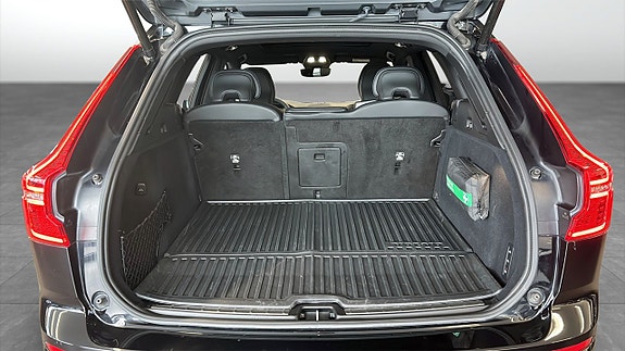 Volvo XC60 13 of 22