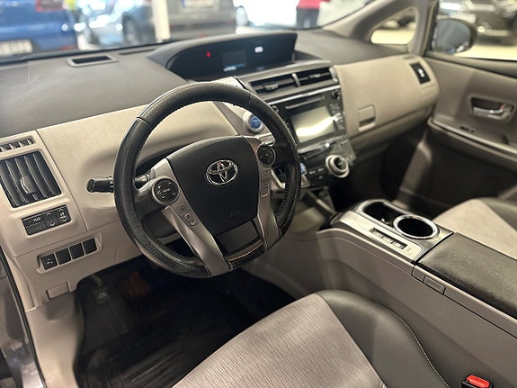 Toyota Prius+ 12 of 21