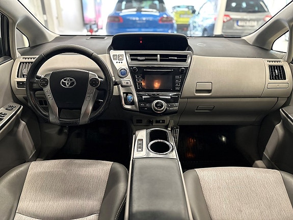Toyota Prius+ 10 of 21