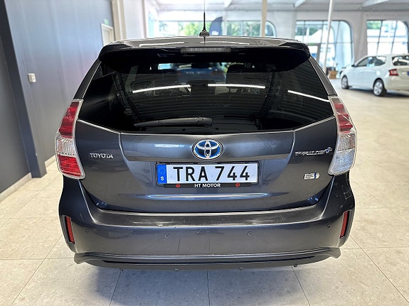Toyota Prius+ 6 of 21