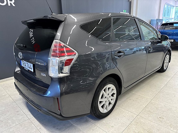 Toyota Prius+ 7 of 21