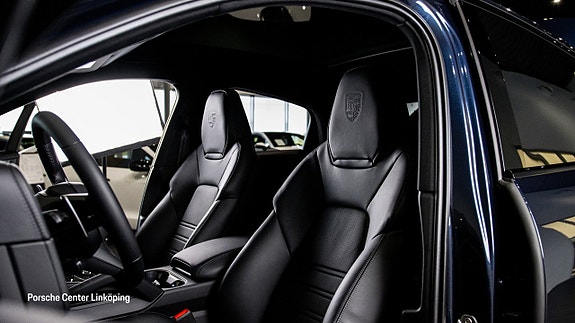 Porsche Cayenne 11 of 24
