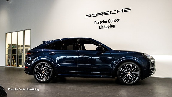 Porsche Cayenne 3 of 24