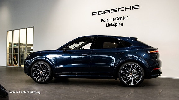 Porsche Cayenne 4 of 24
