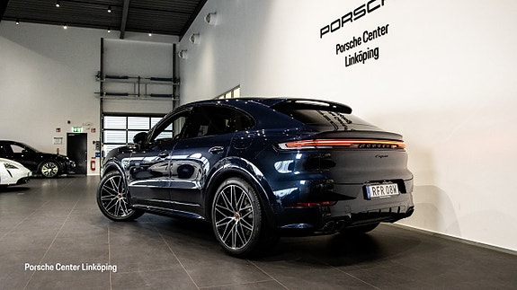 Porsche Cayenne 5 of 24