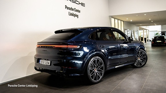 Porsche Cayenne 8 of 24