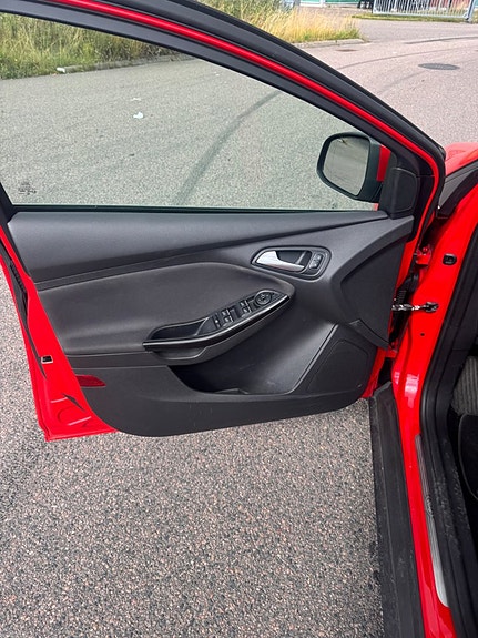 Ford Focus 11 of 21