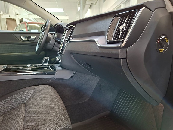 Volvo V60 9 of 24